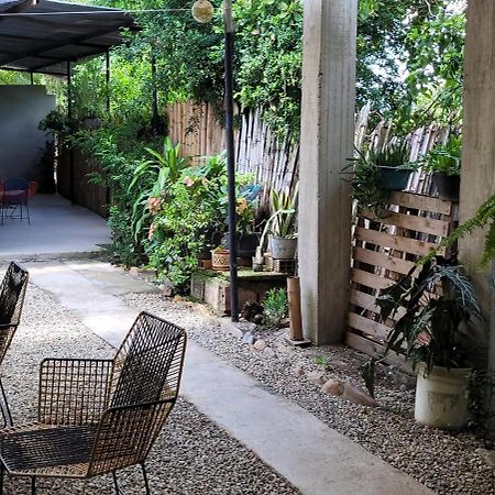 Hostal Villa Del Rio Las Brisas Villavieja Extérieur photo
