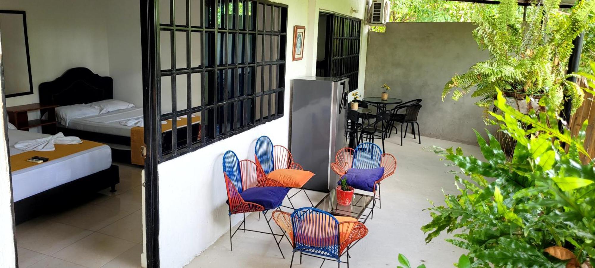 Hostal Villa Del Rio Las Brisas Villavieja Extérieur photo
