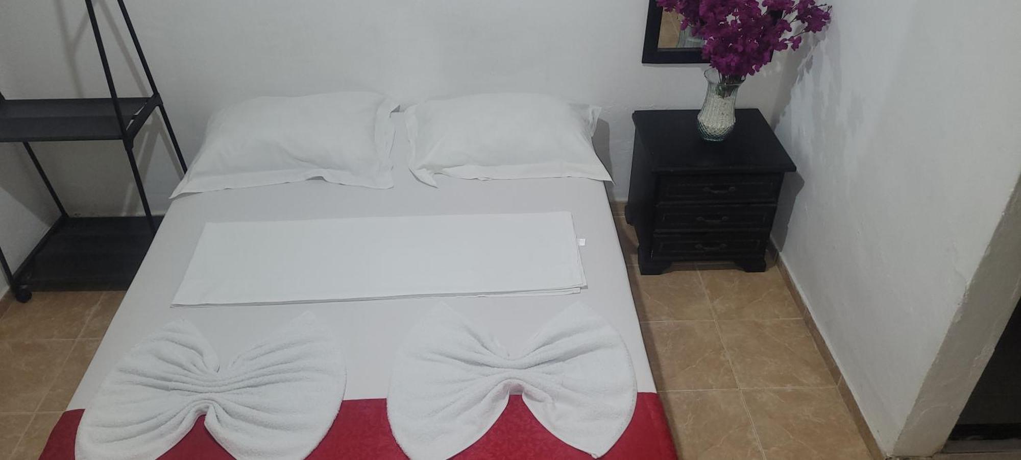 Hostal Villa Del Rio Las Brisas Villavieja Extérieur photo