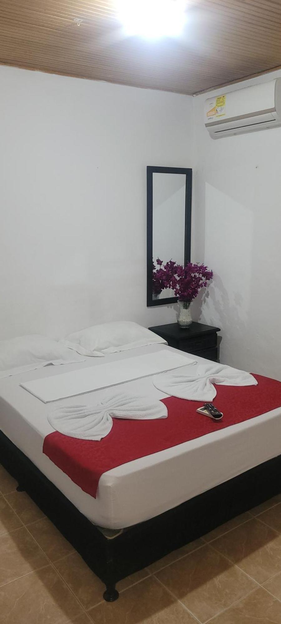 Hostal Villa Del Rio Las Brisas Villavieja Extérieur photo