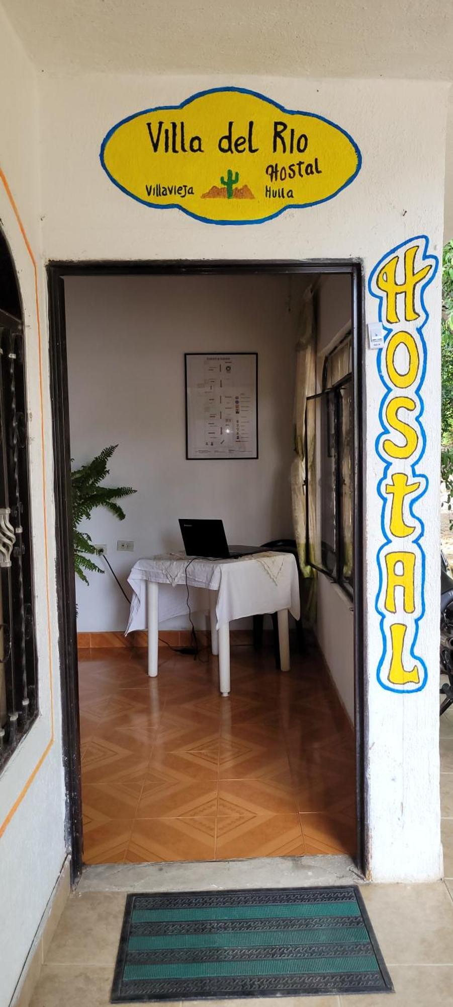 Hostal Villa Del Rio Las Brisas Villavieja Extérieur photo
